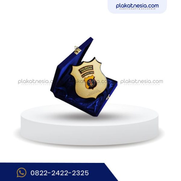 Plakat Kayu Polresta Samarinda (PC-32)